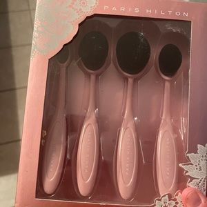 Paris Hilton Make Up Brush Set